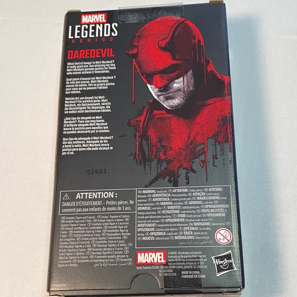Marvel Legends Daredevil in Red Armor - Picture 4 of 7